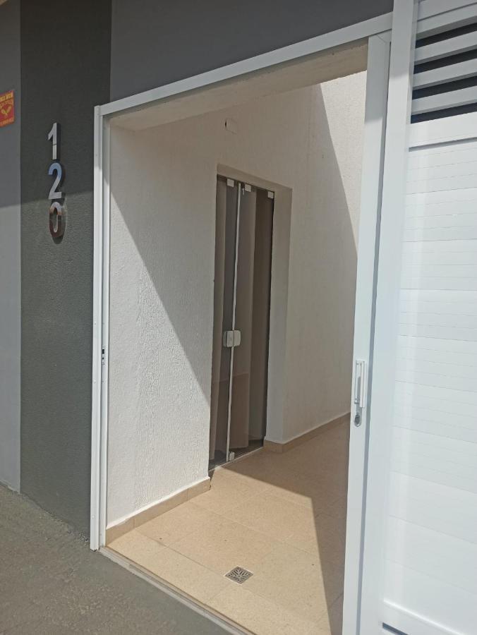 Апартаменты Seu Ap No Litoral! Loft, Studio, Kitnet Em Перуиби Экстерьер фото